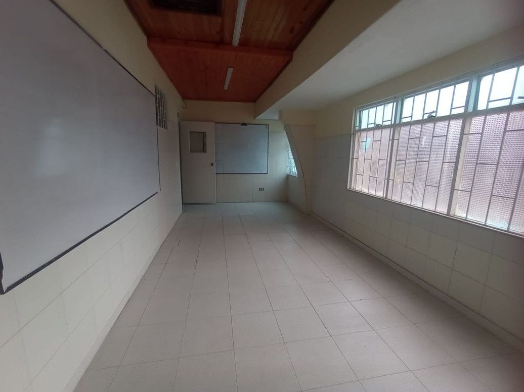 Casa de 13 alcobas en arriendo en La Castellana, Bogotá, 400 m² · foto 16 de 20