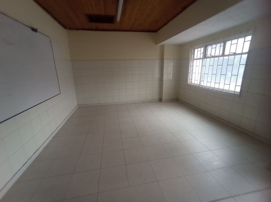 Casa de 13 alcobas en arriendo en La Castellana, Bogotá, 400 m² · foto 17 de 20