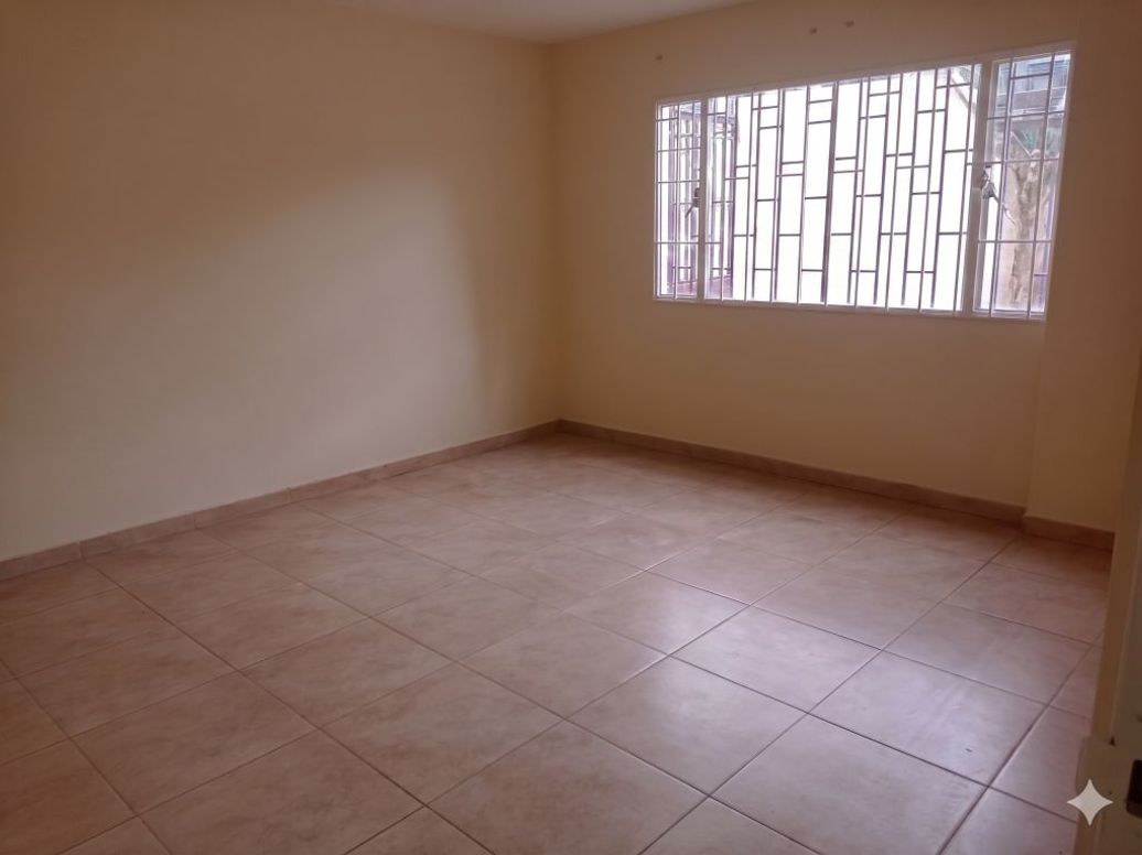 Casa de 13 alcobas en arriendo en La Castellana, Bogotá, 400 m² · foto 18 de 20