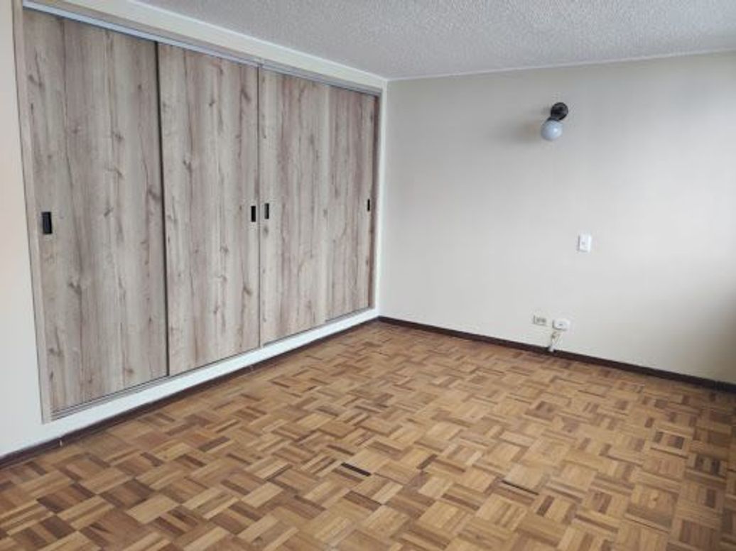 Apartamento de 2 alcobas en venta en La Soledad, Bogotá, 130 m² · foto 5 de 13