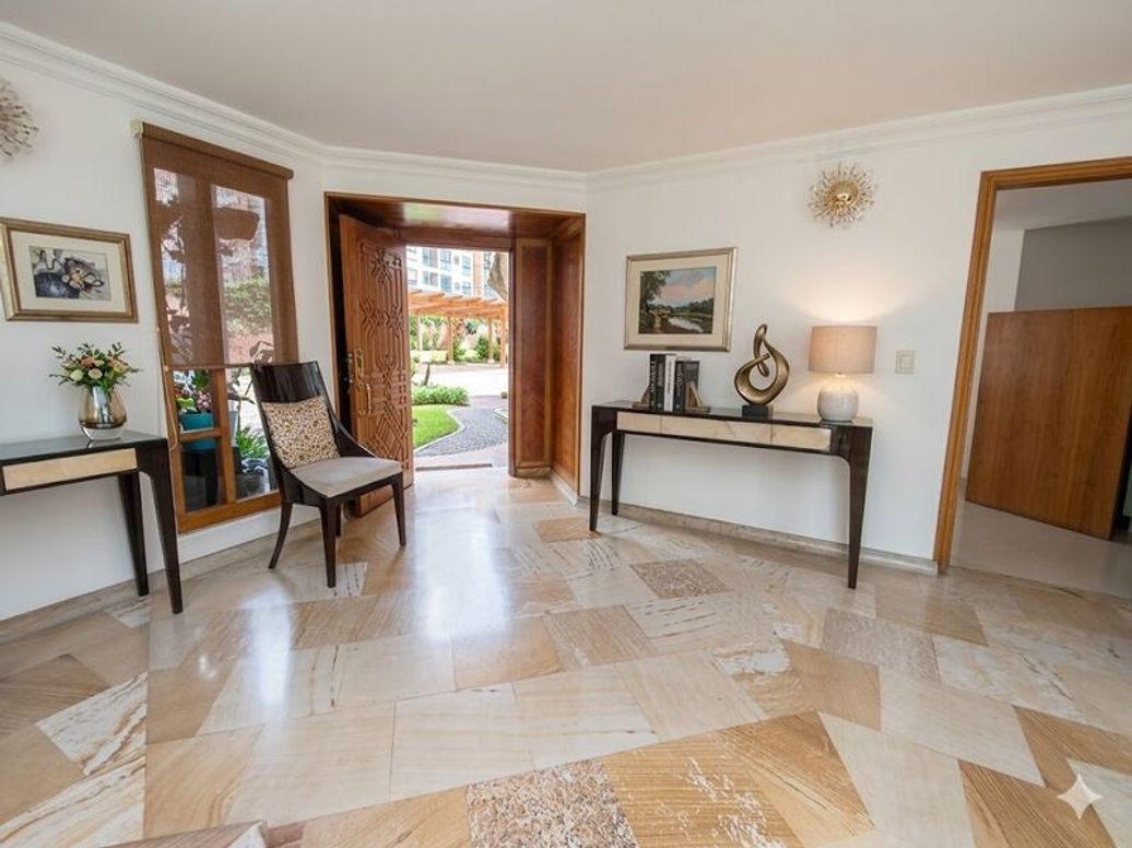 Casa de 3 alcobas en venta en Niza Suba, Bogotá, 205 m² · foto 2 de 18