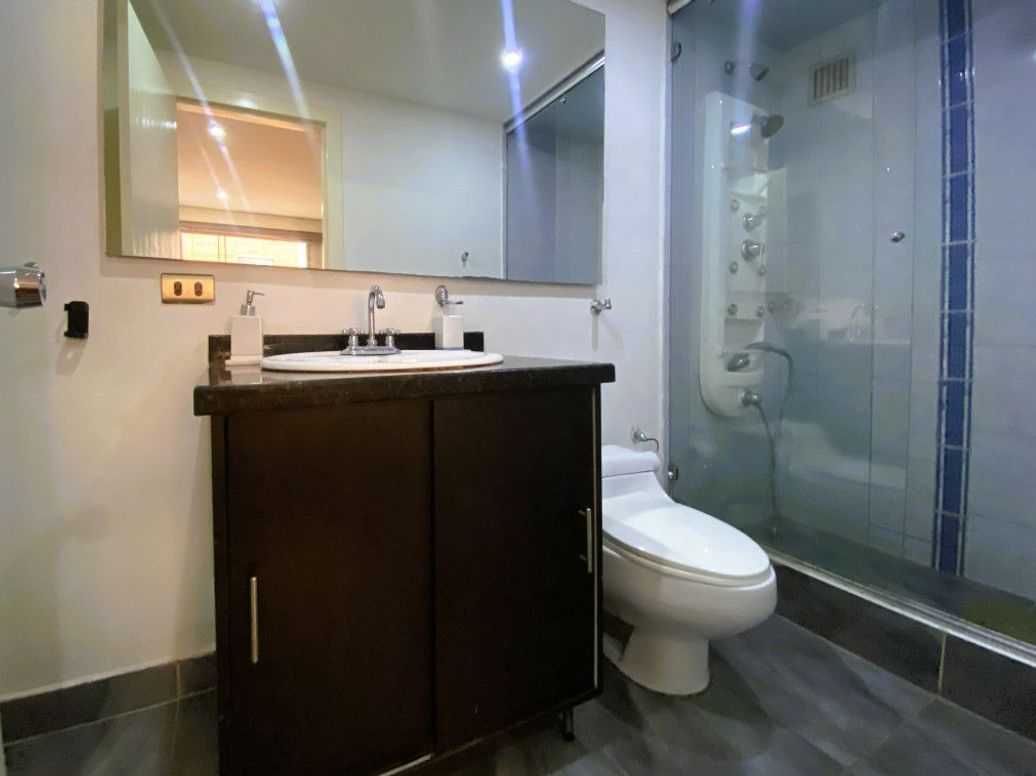 Apartamento de 2 alcobas en venta en El Refugio, Bogotá, 177 m² · foto 19 de 20