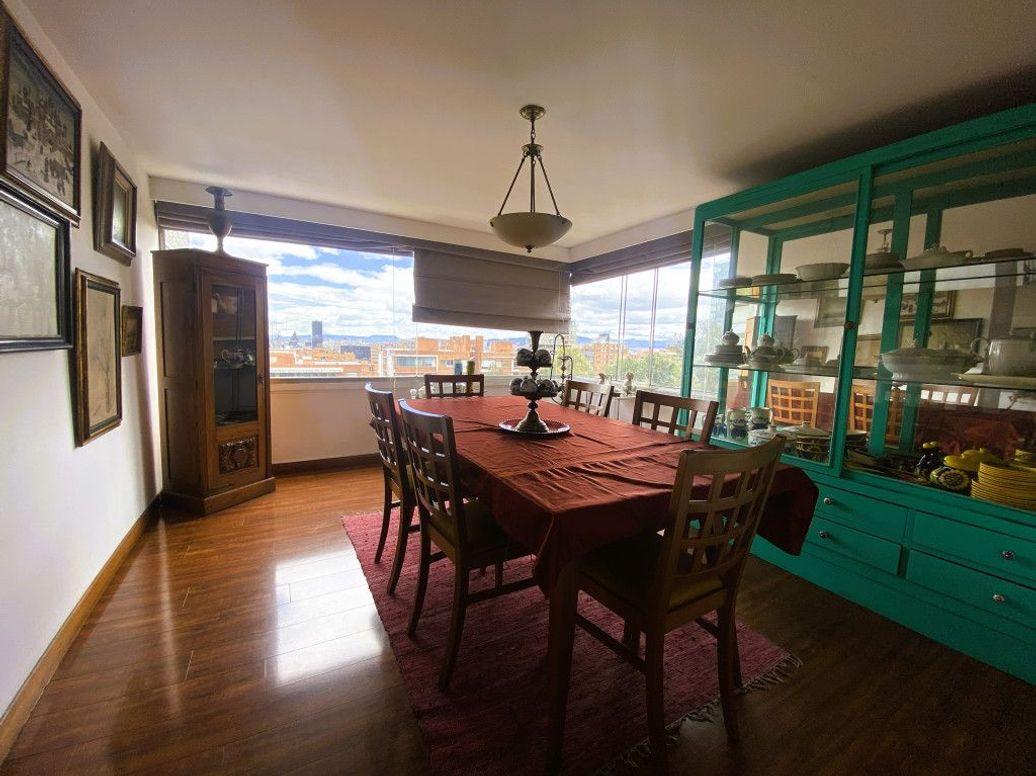 Apartamento de 2 alcobas en venta en El Refugio, Bogotá, 177 m² · foto 10 de 20