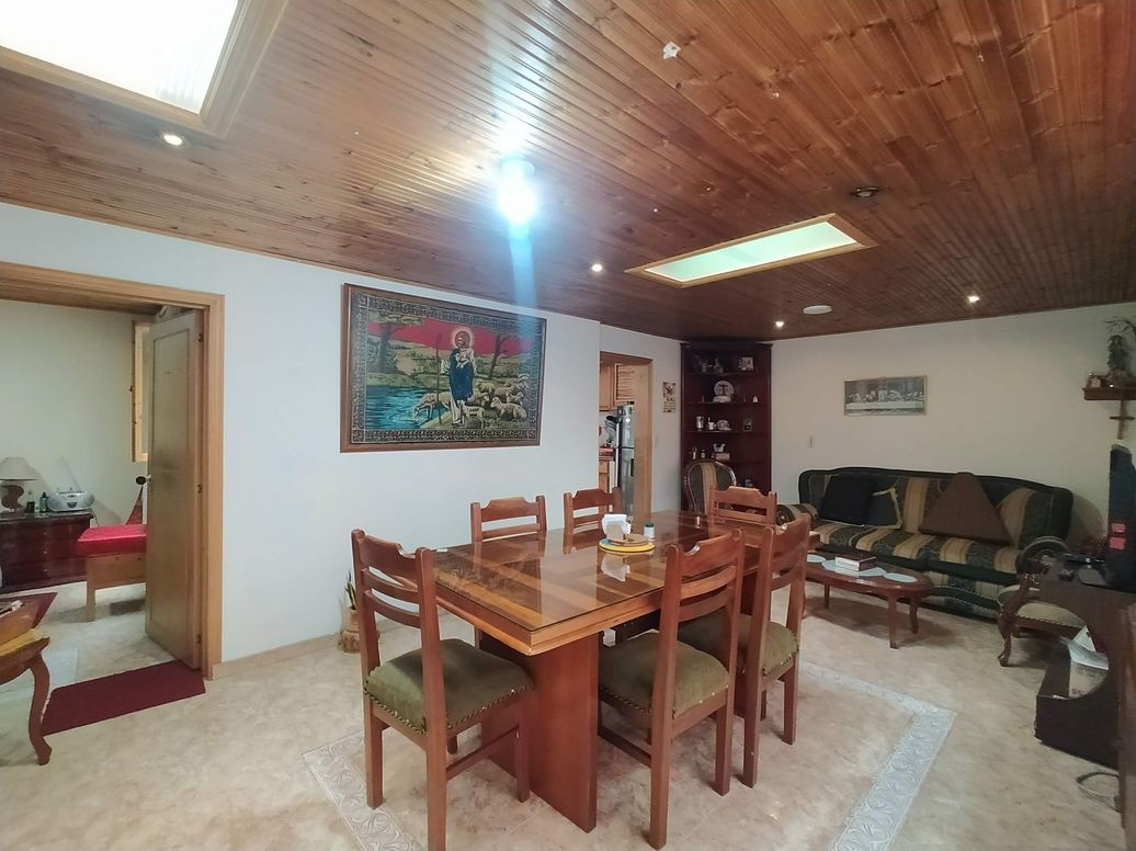 Casa de 8 alcobas en venta en San Isidro, Bogotá, 322 m² · foto 6 de 20