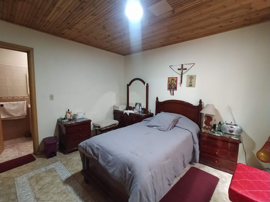 Casa de 8 alcobas en venta en San Isidro, Bogotá, 322 m² · foto 8 de 20