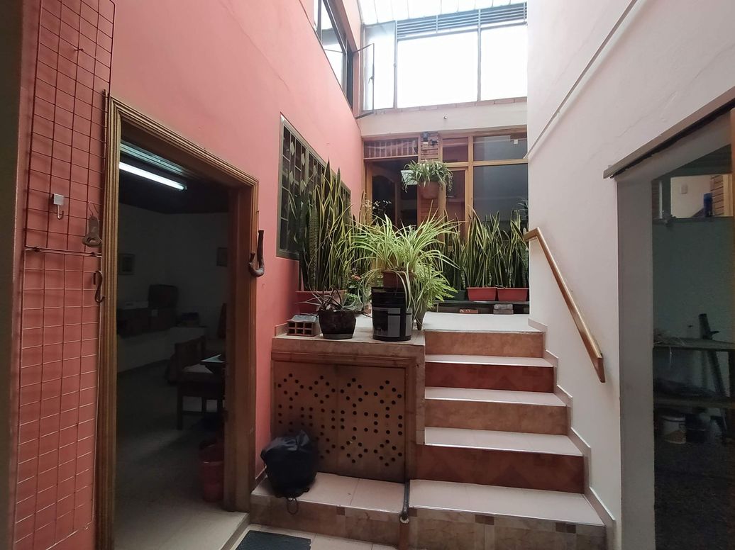Casa de 8 alcobas en venta en San Isidro, Bogotá, 322 m² · foto 2 de 20