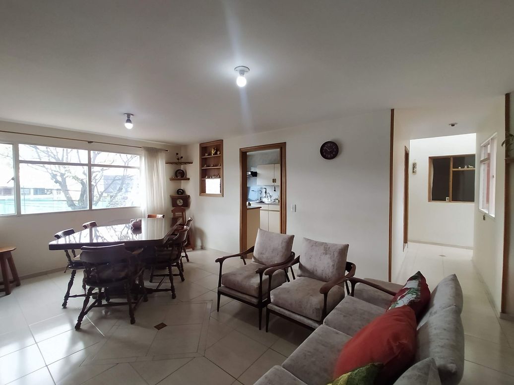 Casa de 8 alcobas en venta en San Isidro, Bogotá, 322 m² · foto 14 de 20