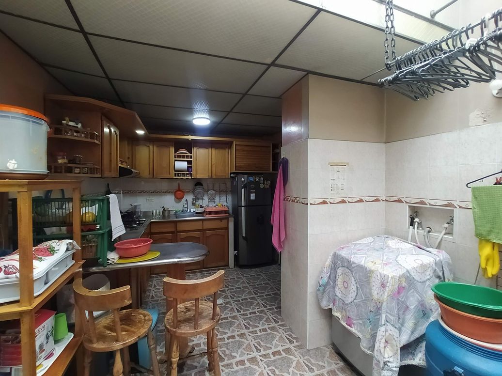 Casa de 8 alcobas en venta en San Isidro, Bogotá, 322 m² · foto 11 de 20