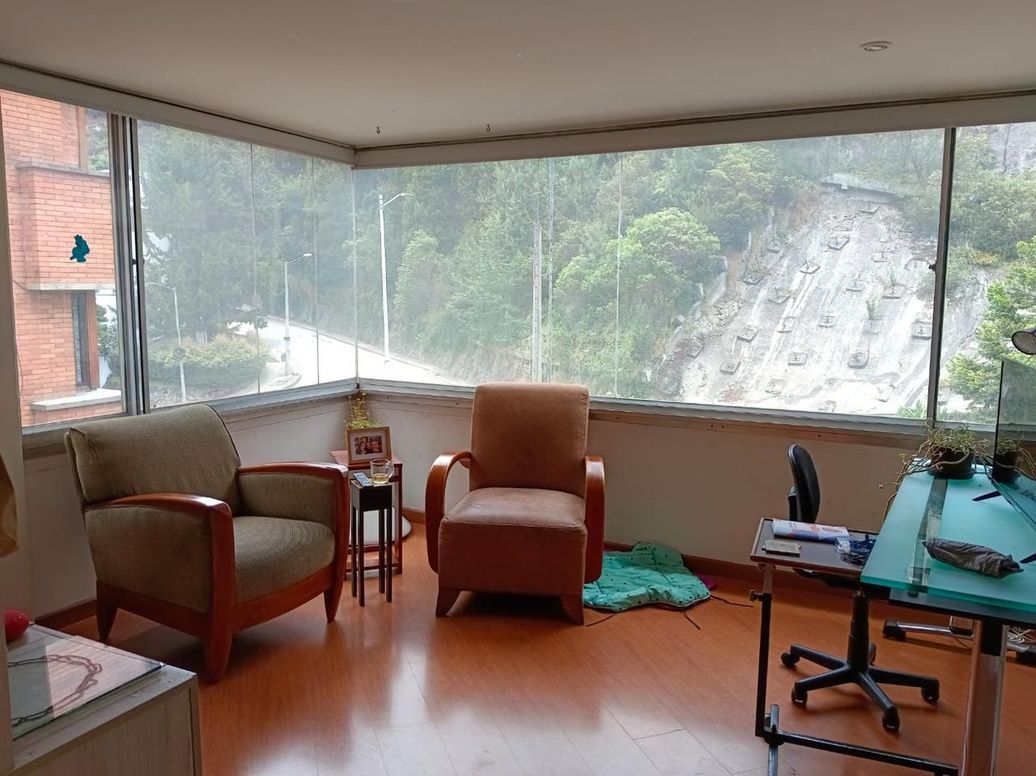 Apartamento de 3 alcobas en venta en El Refugio, Bogotá, 133 m² · foto 10 de 20