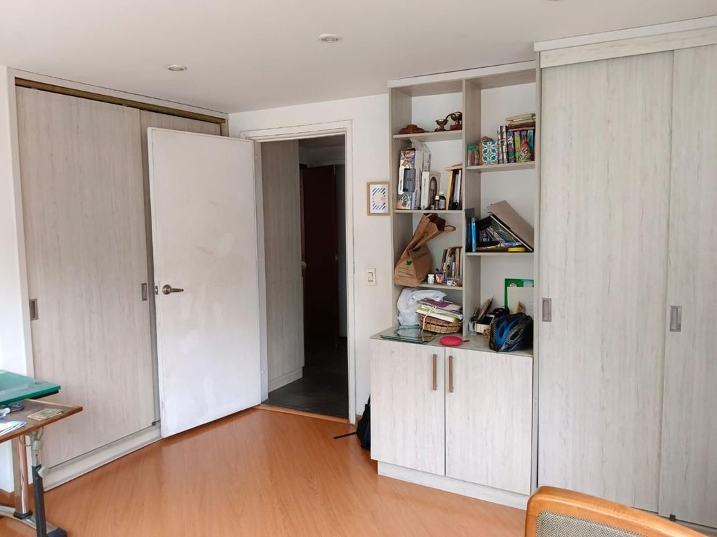 Apartamento de 3 alcobas en venta en El Refugio, Bogotá, 133 m² · foto 2 de 20