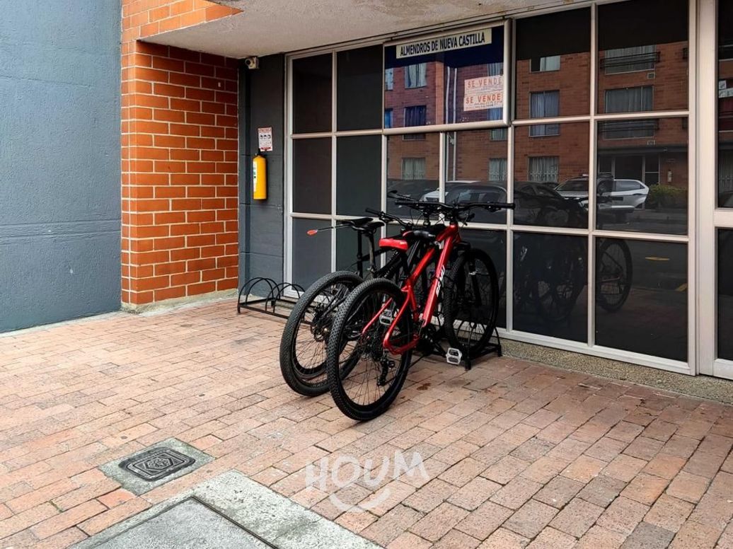 Apartamento de 2 alcobas en venta en Campo Alegre, Bogotá, 50 m² · foto 19 de 20