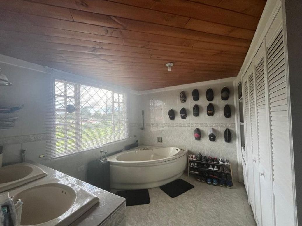 Casa de 4 alcobas en venta en Casa Blanca, Bogotá, 839 m² · foto 16 de 20