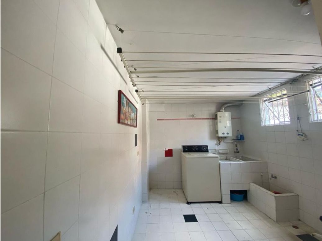 Casa de 5 alcobas en venta en El Contador, Bogotá, 331 m² · foto 18 de 20