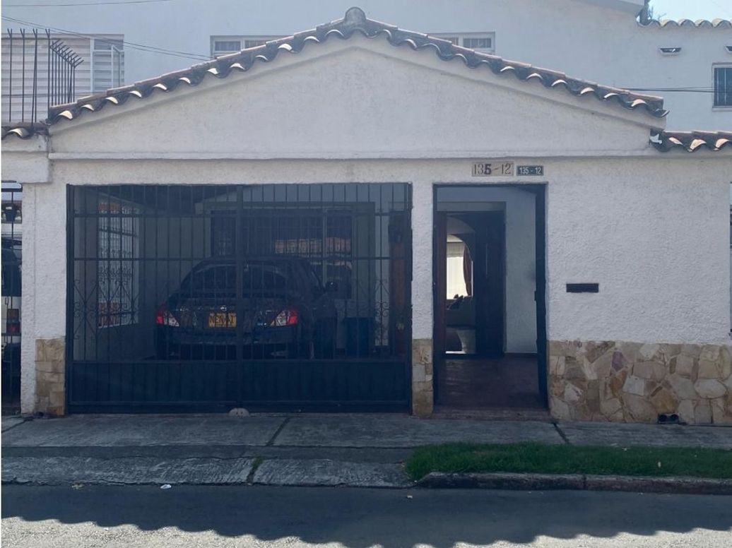 Casa de 5 alcobas en venta en El Contador, Bogotá, 331 m² · foto 2 de 20