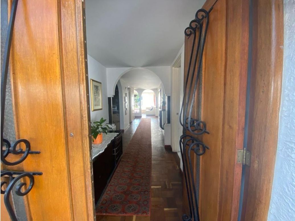 Casa de 5 alcobas en venta en El Contador, Bogotá, 331 m² · foto 4 de 20