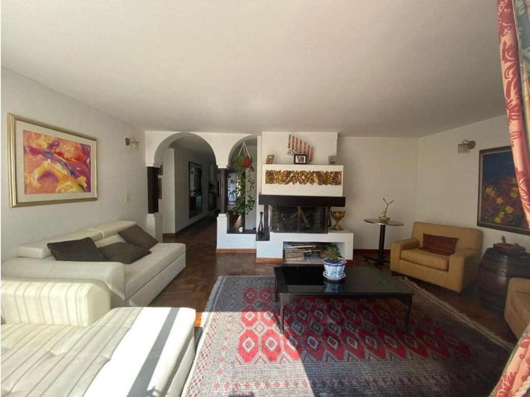 Casa de 5 alcobas en venta en El Contador, Bogotá, 331 m² · foto 9 de 20