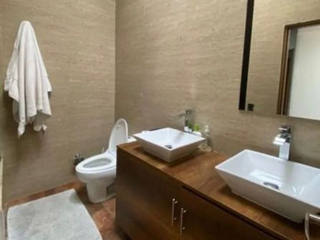 Casa de 4 alcobas en venta en Santa Barbara Central, Bogotá, 250 m² · foto 10 de 12