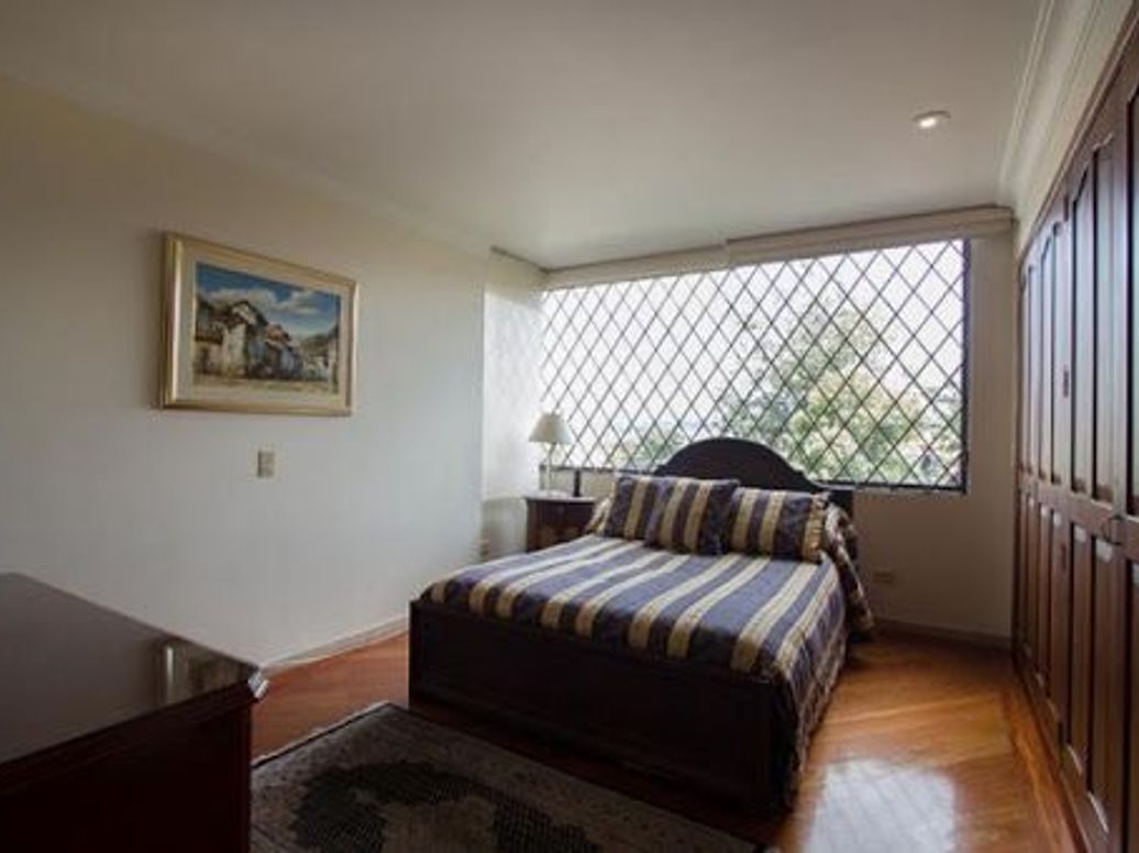 Apartamento de 1 alcoba en venta en Bosque De Pinos, Bogotá, 211 m² · foto 7 de 11