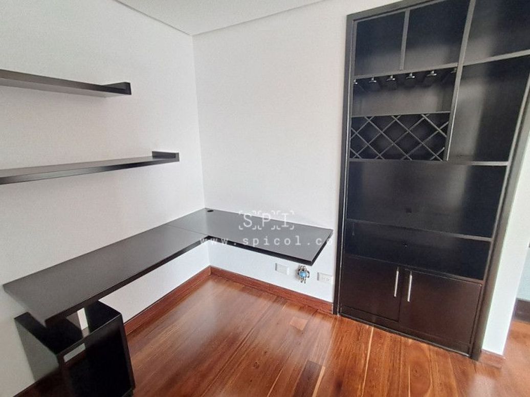 Apartamento de 3 alcobas en venta en Los Alpes, Bogotá, 140 m² · foto 4 de 17