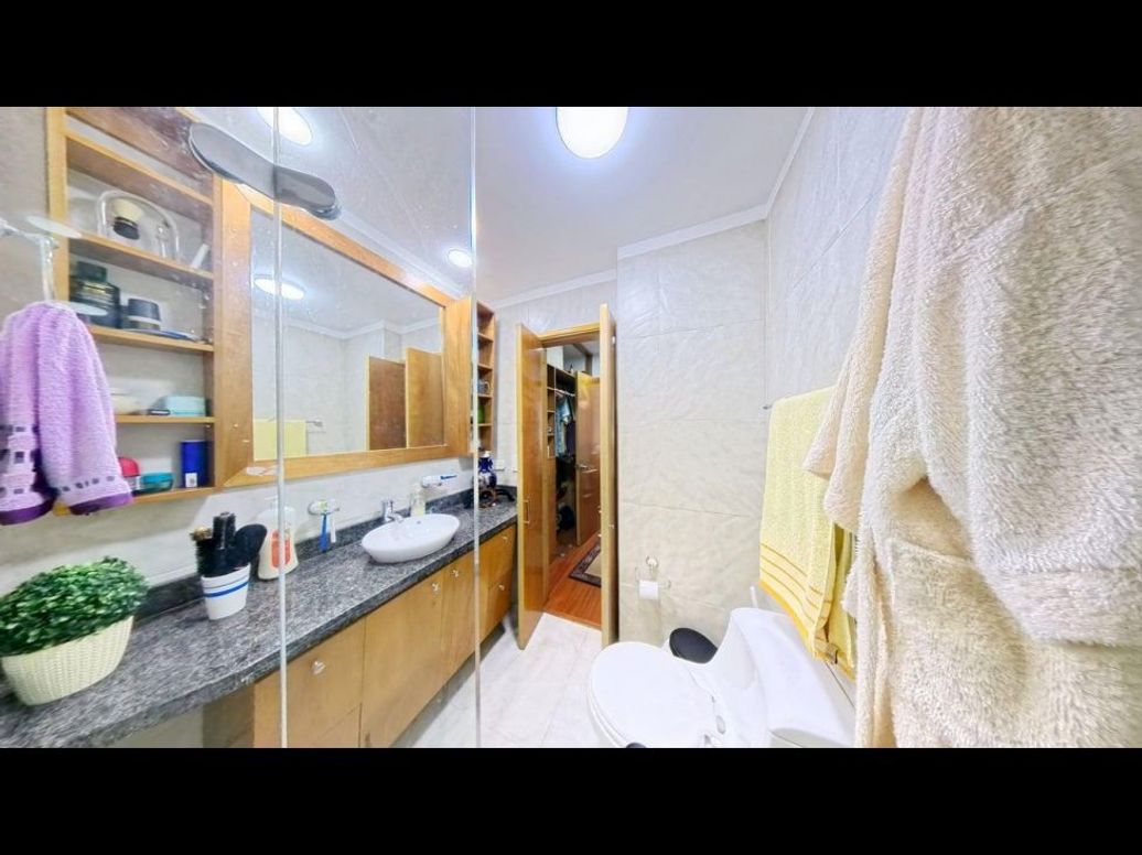 Apartamento de 3 alcobas en venta en Santa Barbara, Bogotá, 107 m² · foto 13 de 20