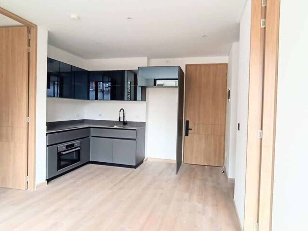Apartamento de 2 alcobas en venta en Chico Norte Et. Iii, Bogotá, 58 m² · foto 2 de 17