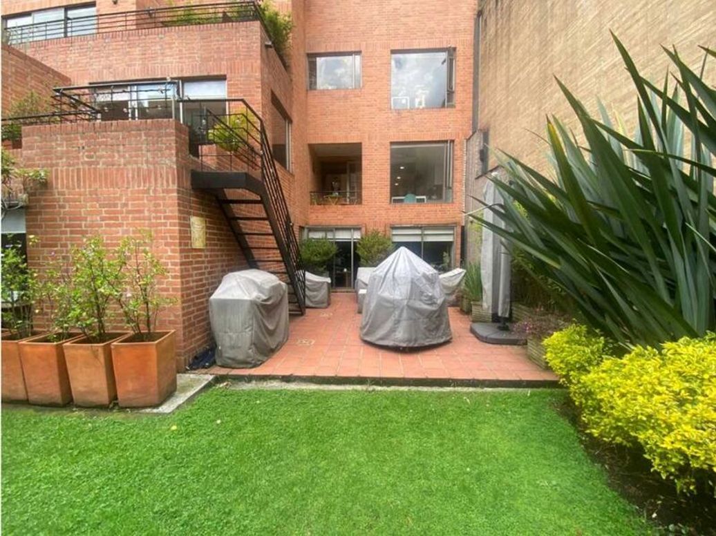 Apartamento de 3 alcobas en venta en El Refugio, Bogotá, 183 m² · foto 8 de 20