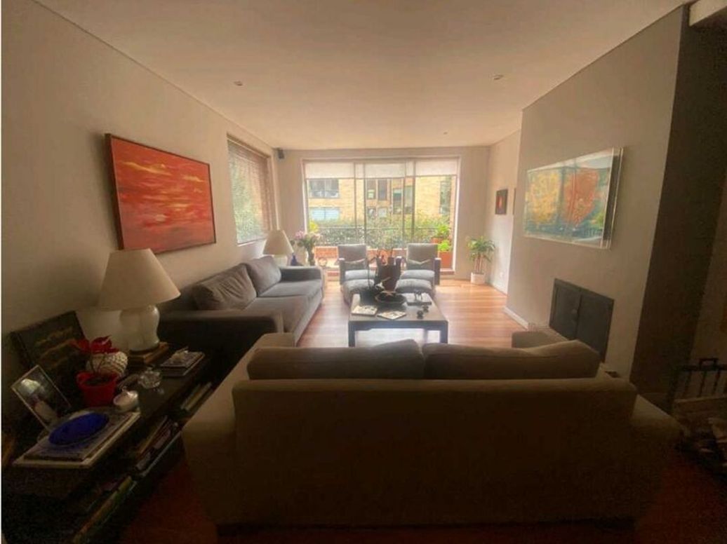 Apartamento de 3 alcobas en venta en El Refugio, Bogotá, 183 m² · foto 2 de 20