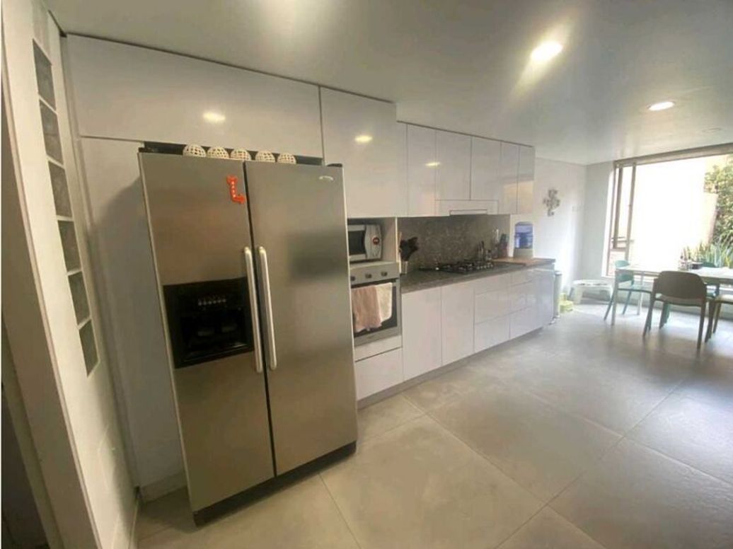 Apartamento de 3 alcobas en venta en El Refugio, Bogotá, 183 m² · foto 12 de 20