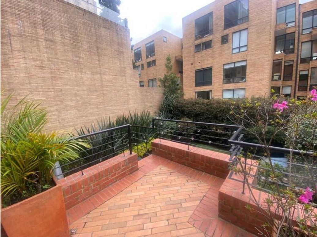 Apartamento de 3 alcobas en venta en El Refugio, Bogotá, 183 m² · foto 10 de 20