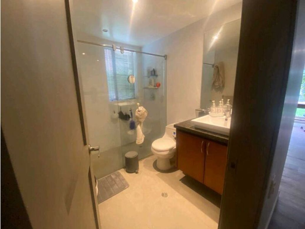 Apartamento de 3 alcobas en venta en El Refugio, Bogotá, 183 m² · foto 19 de 20