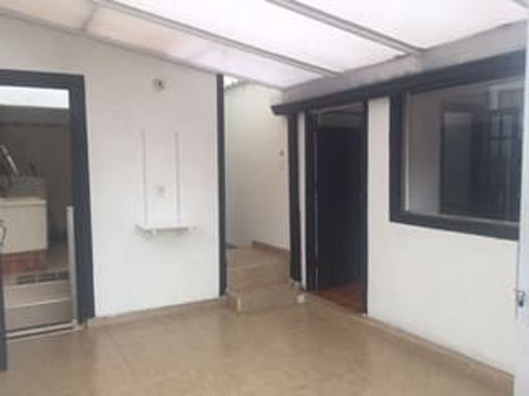 Casa de 12 alcobas en venta en Banco Central, Bogotá, 223 m² · foto 2 de 20