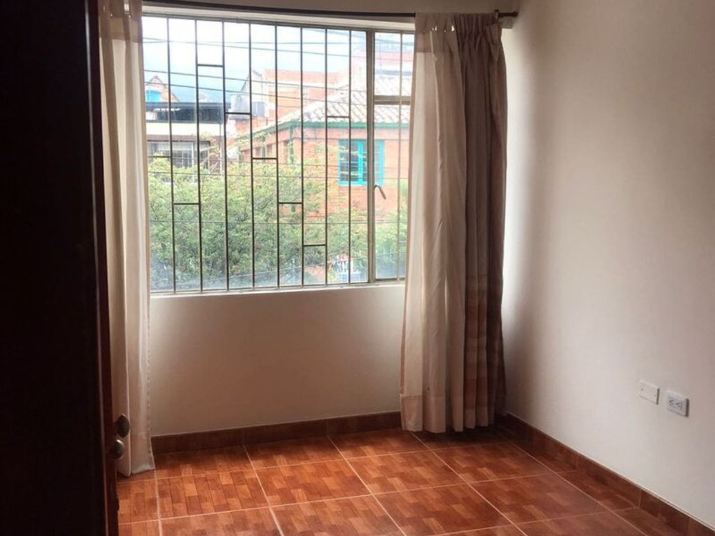Casa de 12 alcobas en venta en Banco Central, Bogotá, 223 m² · foto 9 de 20