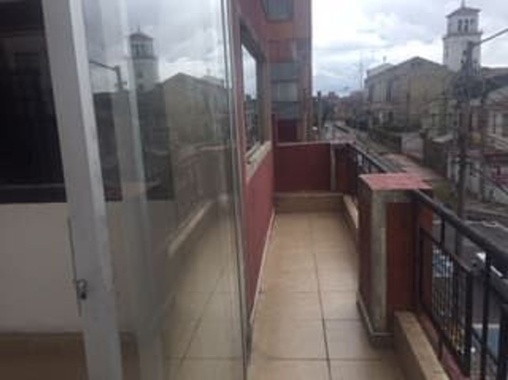 Casa de 12 alcobas en venta en Banco Central, Bogotá, 223 m² · foto 3 de 20