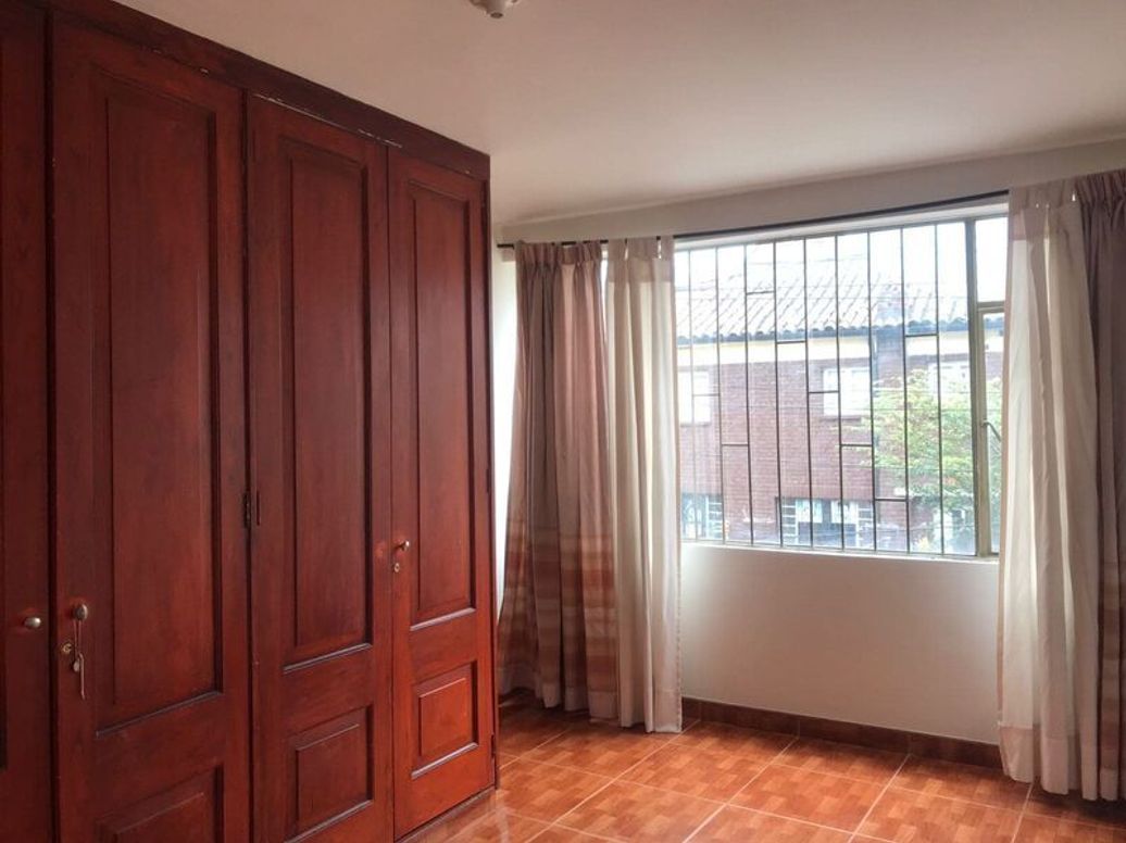Casa de 12 alcobas en venta en Banco Central, Bogotá, 223 m² · foto 12 de 20