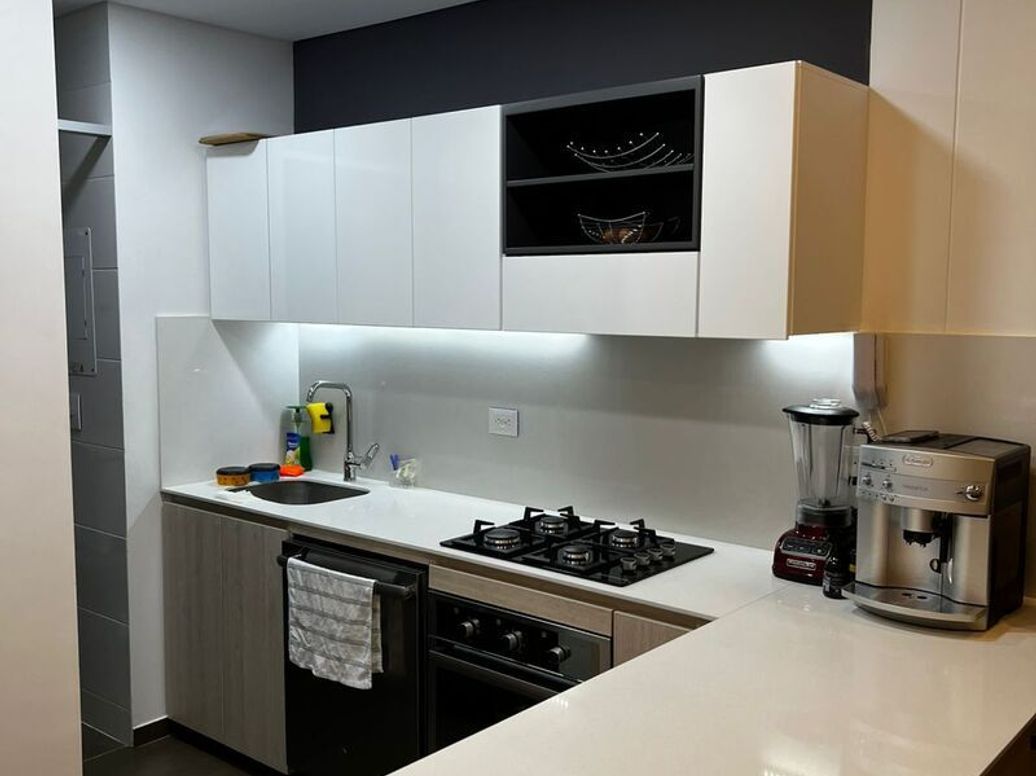 Apartamento de 2 alcobas en venta en Cedritos, Bogotá, 91 m² · foto 4 de 17