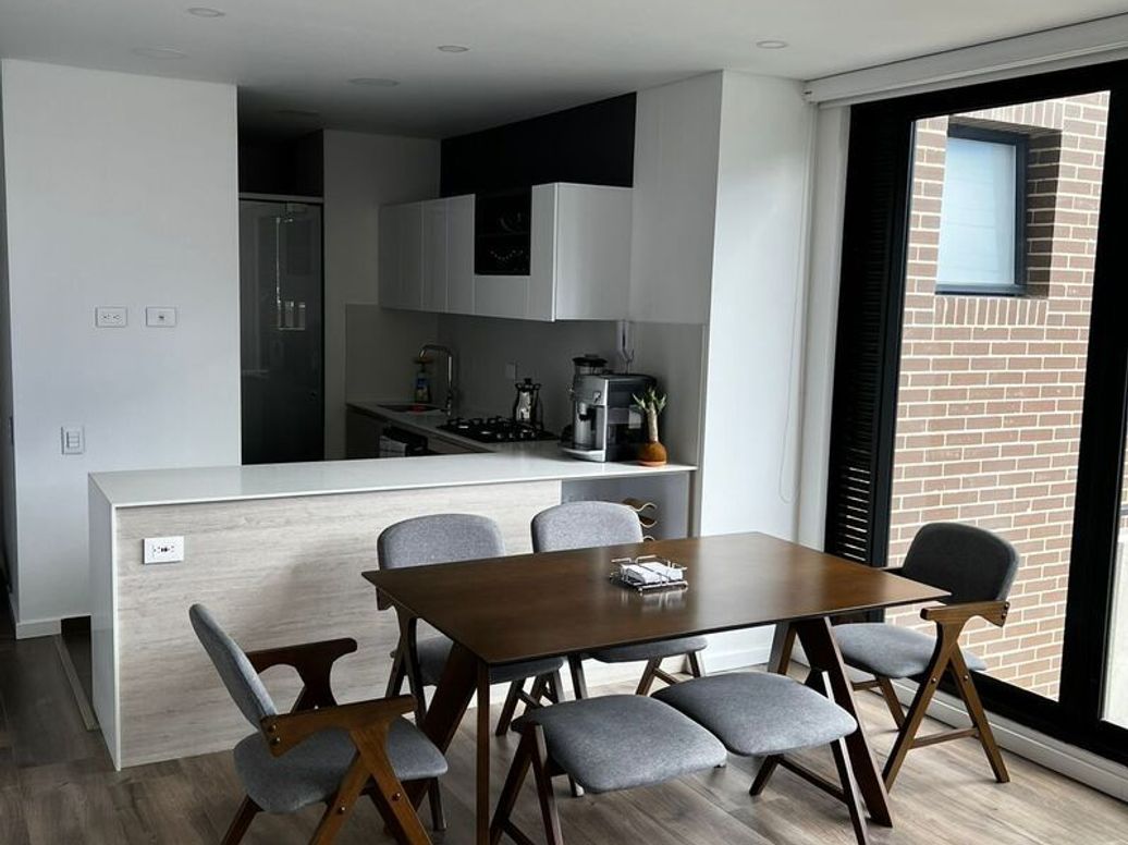 Apartamento de 2 alcobas en venta en Cedritos, Bogotá, 91 m² · foto 3 de 17