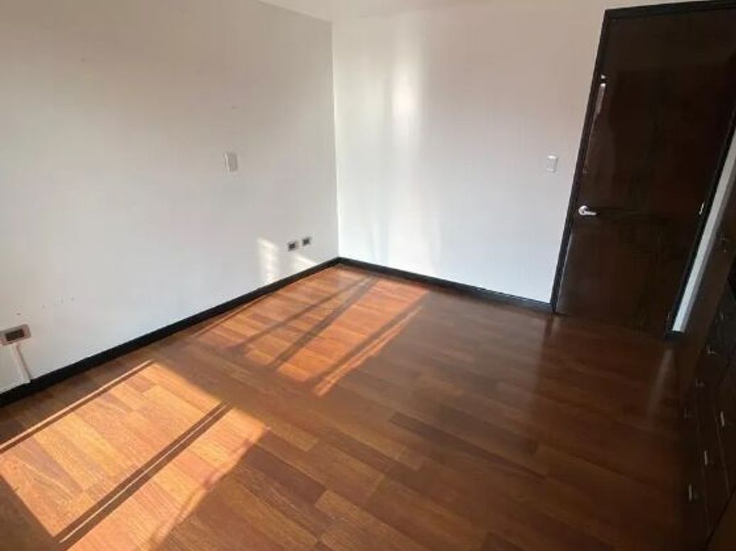 Apartamento de 3 alcobas en venta en San Patricio, Bogotá, 209 m² · foto 5 de 11