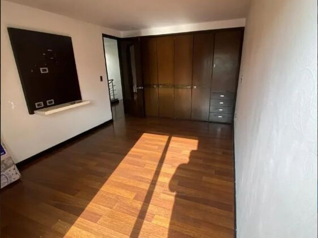 Apartamento de 3 alcobas en venta en San Patricio, Bogotá, 209 m² · foto 9 de 11