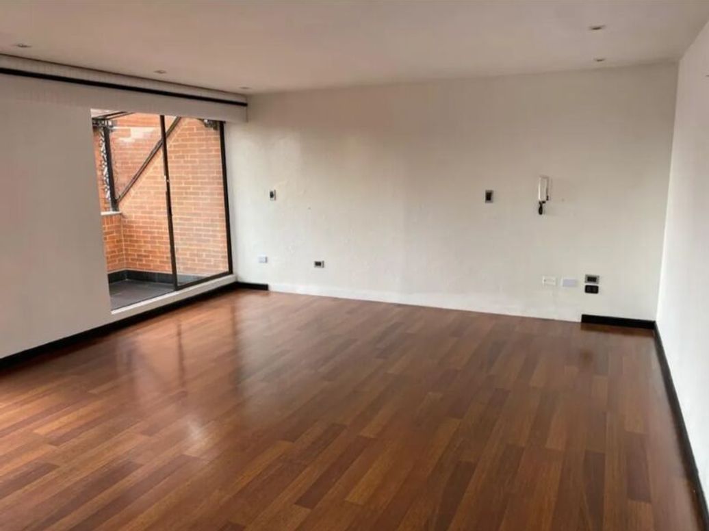 Apartamento de 3 alcobas en venta en San Patricio, Bogotá, 209 m² · foto 3 de 11