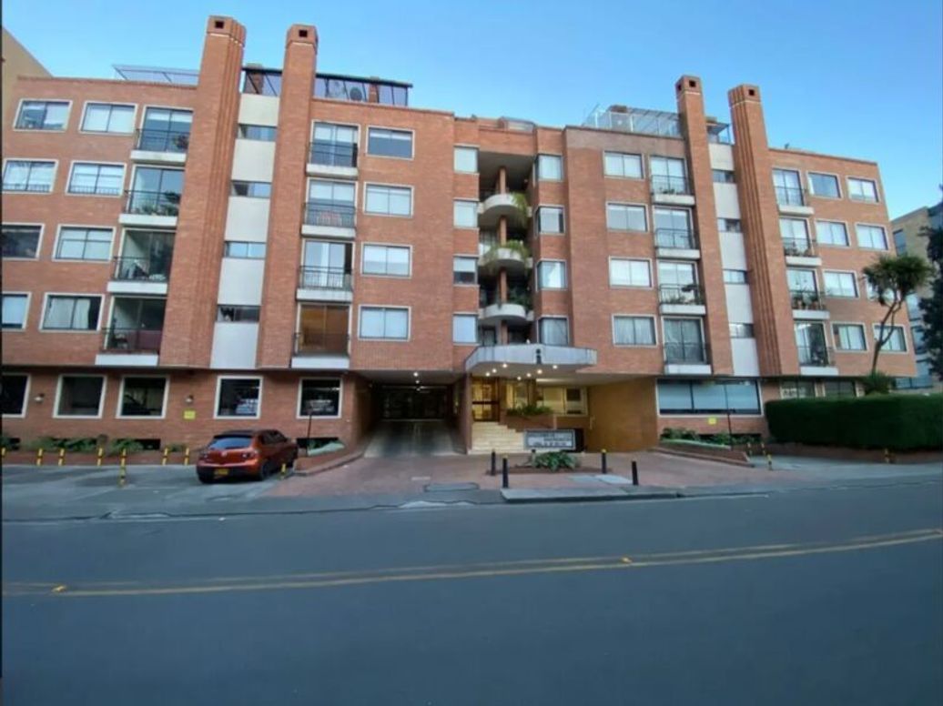 Apartamento de 3 alcobas en venta en San Patricio, Bogotá, 209 m² · foto 11 de 11
