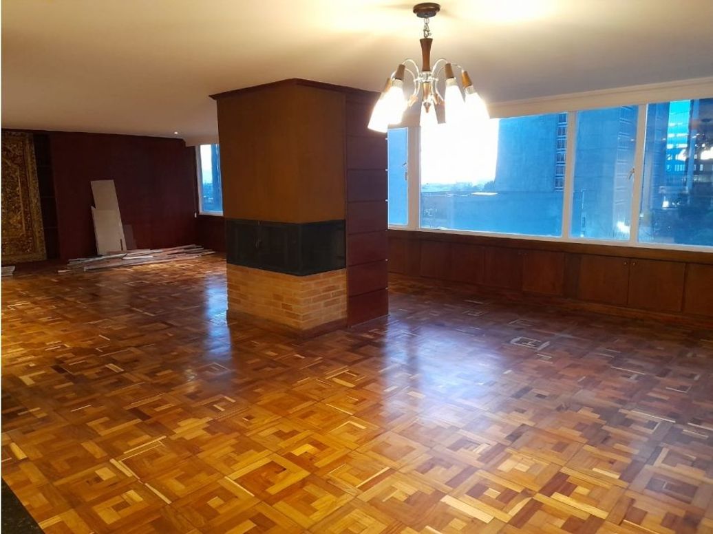 Apartamento de 3 alcobas en venta en Centro Internacional, Bogotá, 238 m² · foto 6 de 9