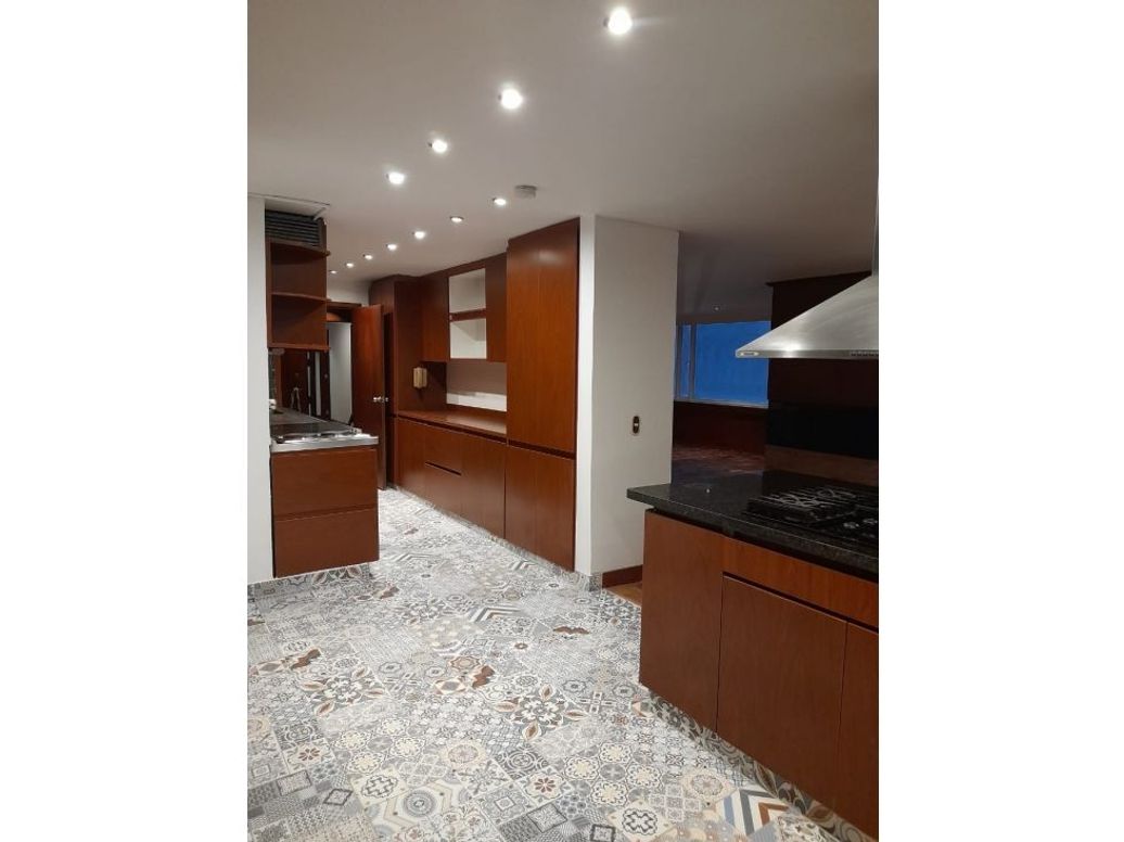 Apartamento de 3 alcobas en venta en Centro Internacional, Bogotá, 238 m² · foto 5 de 9