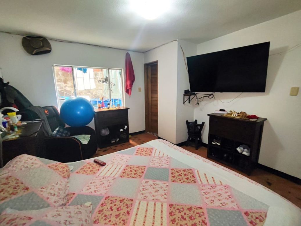 Casa de 11 alcobas en venta en Altamira, Bogotá, 313 m² · foto 8 de 17