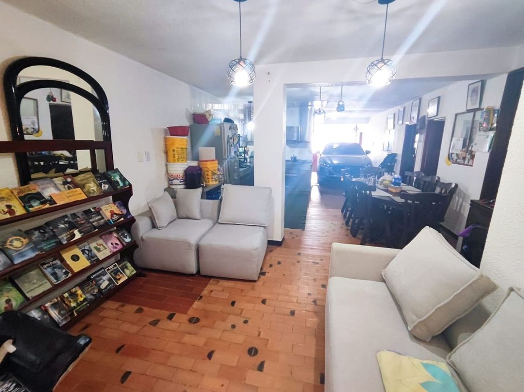 Casa de 11 alcobas en venta en Altamira, Bogotá, 313 m² · foto 6 de 17