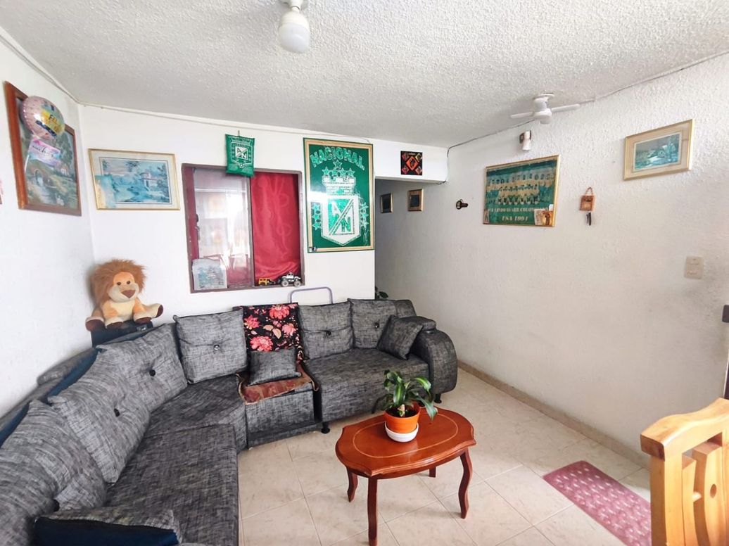 Casa de 11 alcobas en venta en Altamira, Bogotá, 313 m² · foto 14 de 17