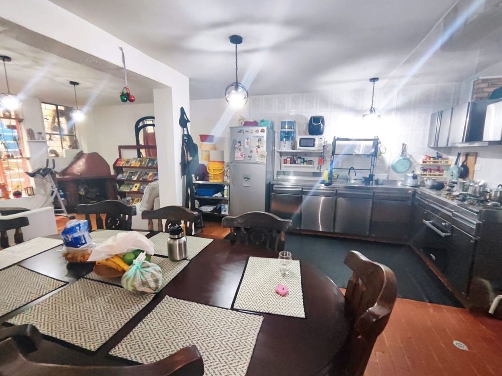 Casa de 11 alcobas en venta en Altamira, Bogotá, 313 m² · foto 4 de 17