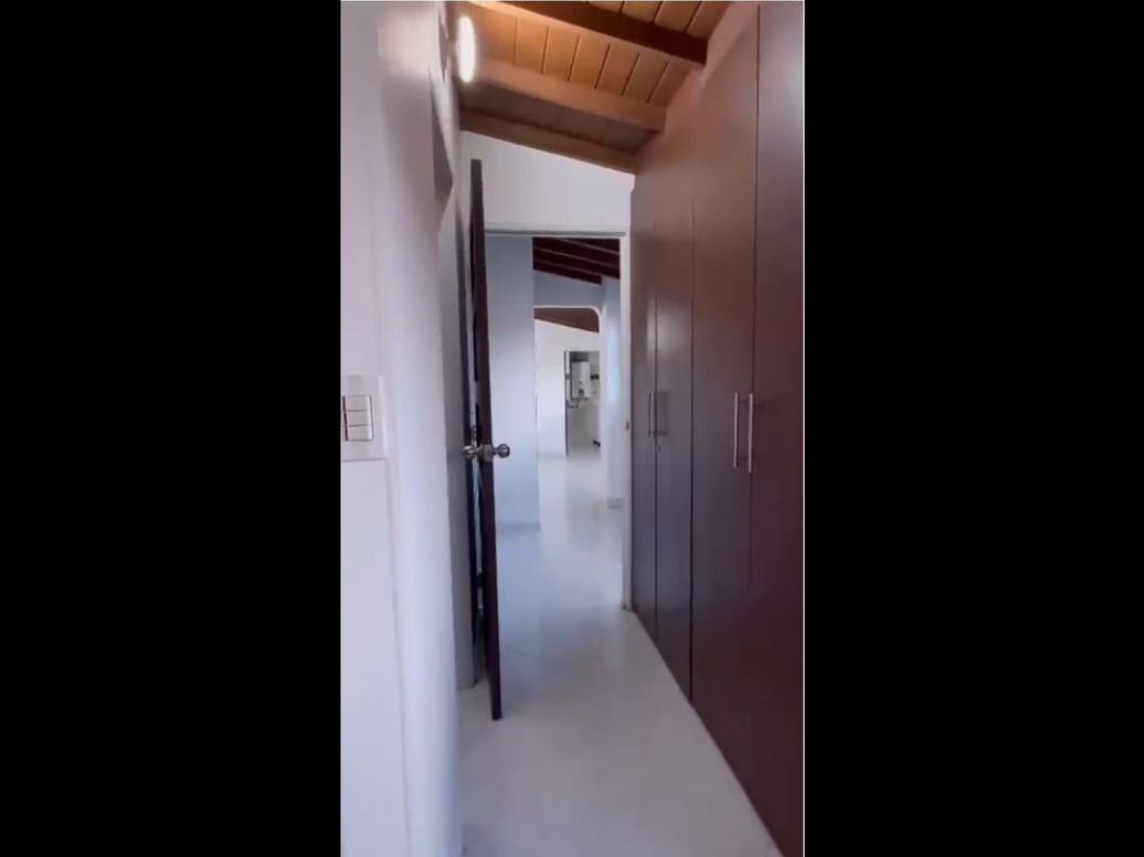 Apartamento de 3 alcobas en venta en Quinta Paredes, Bogotá, 114 m² · foto 2 de 17
