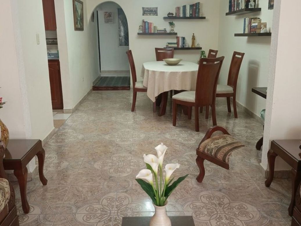Casa de 6 alcobas en venta en El Almenar, Bogotá · foto 9 de 13