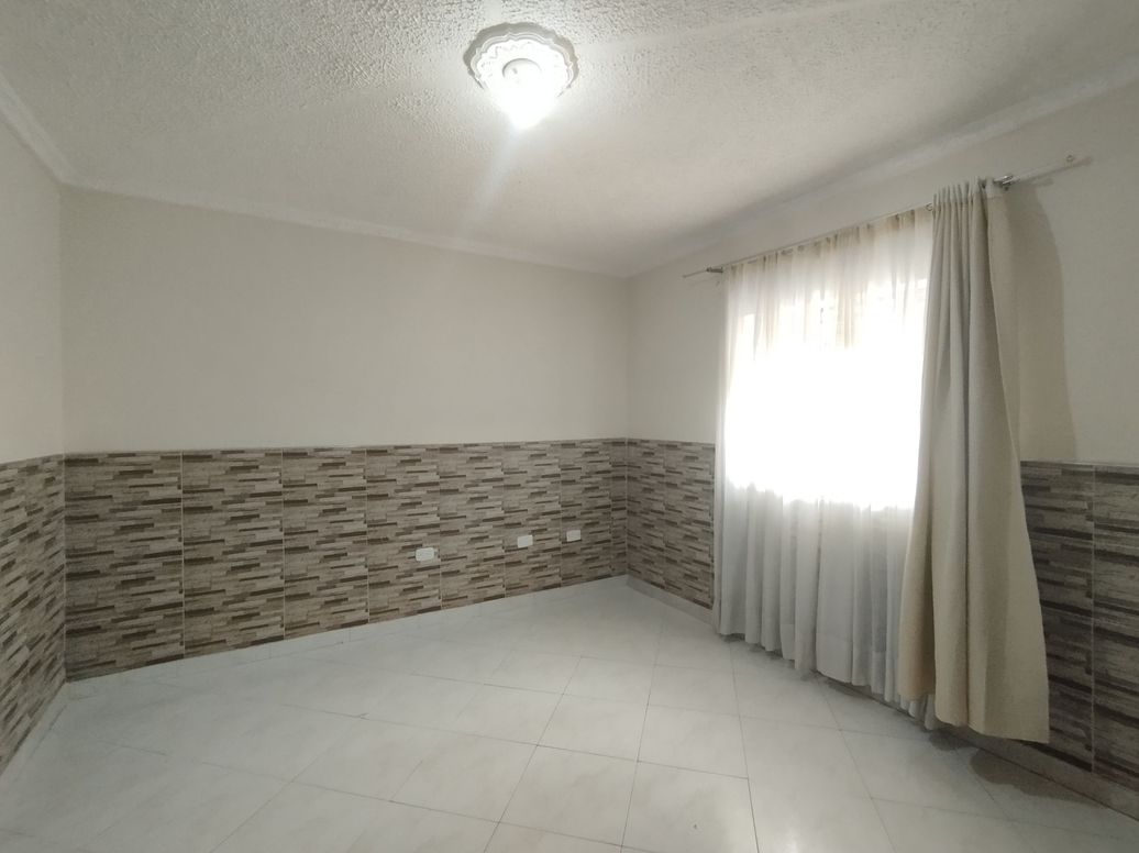 Casa de 6 alcobas en venta en San Fernando Occidental, Bogotá, 297 m² · foto 3 de 20