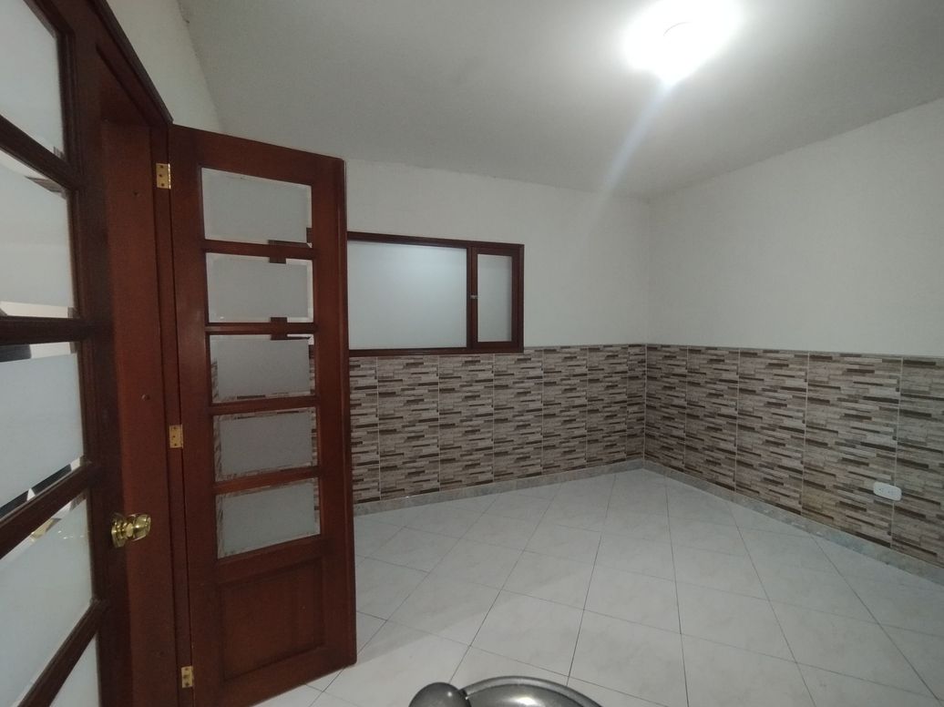Casa de 6 alcobas en venta en San Fernando Occidental, Bogotá, 297 m² · foto 15 de 20